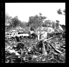 Como cada año, decenas de familias se reunieron en la esquina de la socorrito, lugar donde cayó la avioneta. Pedro Infante No Ha Muerto Alberto Carbot