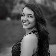 Isabel Hendrickson's Instagram, Twitter & Facebook