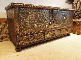 Our coffee table collections are built with mixed materials like marble and wood, intricate details and sleek finishes. Chest Coffer Blanket Box Coffee Table Zanzibar Chest Victorian Period C1870 379699 Sellingantiques Co Uk
