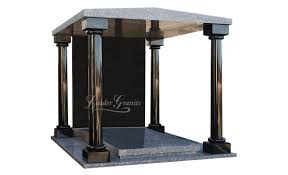 Monument Funeraire Forme Chapelle Travaillee 4 Colonnes En Granit De Qualite Monument Funeraire Granit Funeraire