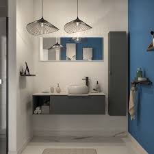 Une Douche A L Italienne Dans Une Salle De Bains Au Style Industriel Leroy Merlin Meuble De Salle De Bain Salle De Bains Double Vasque Cube Rangement
