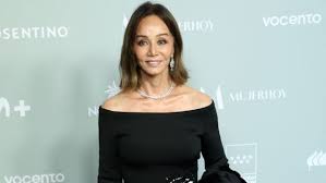 El increíble pueblo de Navarra donde creció Isabel Preysler: rodeado de  viñas y campos de lavandas