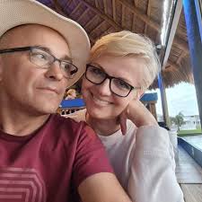 Za kilka dni minie rok jak wyruszyłem pieszo przez Polskę prosząc  wszystkich: Brońcie Krzyża! Drodzy Państwo, to moje wołanie jest w dalszym  ciągu bardzo aktualne: BROŃCIE KRZYŻA, BROŃCIE PRZED TYMI, KTÓRZY CHCĄ