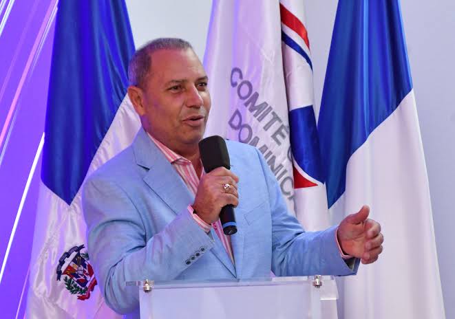 Garibaldy Bautista asume comisión de infraestructura de Confederación Internacional de Béisbol y Softbol