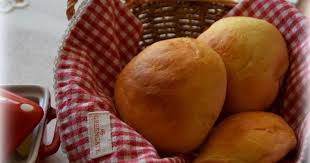 Hallo Ihr Lieben Mundbrotchen Oder Auch Mundbrodln Sind Feine Weiche Leicht Gesusste Milchbrotchen Auf Sachsis Milchbrotchen Sattmacher Rezepte Essen