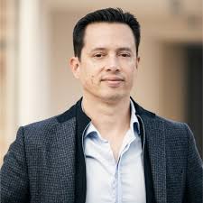 Un train qui passe, c'est une opportunité » « Réaliser ses rêves » « vivre  de sa passion » Et vous, ces mots vous font écho? Un magnifique discours et  une