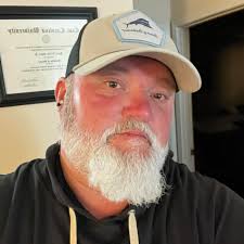 Which sub is better, E-Series V4 10 or SA Classic 10, and can they handle  more than rated power?