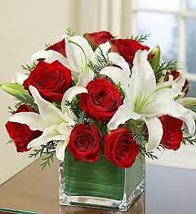 Roses And Lilies Flower Arrangement Christmas Floral Arrangements Flower Arrangements Beautiful Flower Arrangements