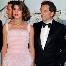 Gad elmaleh admits to stealing classic 'more cowbell' sketch for french 'snl'. Charlotte Casiraghi Gads Seltsamer Spruch Gala De