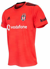 The new season kits of beşiktaş were introduced on 19 july on the season jersey and fall/winter fashion clothing show at nevzat demir facilities. Besiktas 2018 19 Third Kit