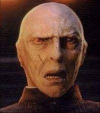 Wieso Sieht Lord Voldemort Im Ersten Teil Von Harry Potter Anders Aus Gesicht