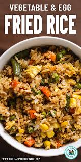 Easy Vegetable And Egg Fried Rice Recipe In 2020 Fried Rice Fried Rice With Egg Fried Rice Easy