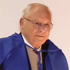 Estamos sempre sob o fio da navalha. Fazemos uma gestão rigorosíssima, ao  cêntimo…”