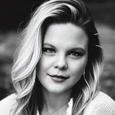 Kendall Crane's Instagram, Twitter & Facebook