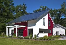 Einfamilienhaus Modern Mit Pultdach Und Pergola Anbau Fassade Putz Rot Weiss Fertighaus Bauen Generation 5 5 Haus 200 We Pultdach Versetztes Pultdach Fassade