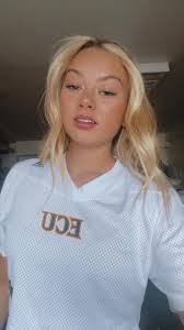 kate 💌 (@katelynn.elizzz)