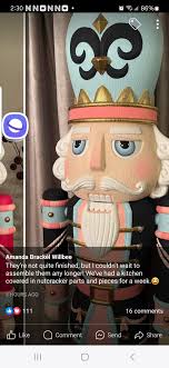 How do you paint these beautiful eyes?