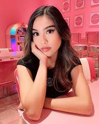 Amber Rhine's Instagram, Twitter & Facebook