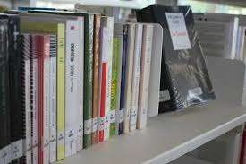 Les feuilles déchirées seront refusées. Peut On Attraper Le Coronavirus Avec Des Livres De La Bibliotheque