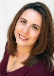 Lori Fielding's Instagram, Twitter & Facebook