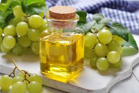 The high level of fats in grapeseed oil is good for moisturizing a dry scalp and your hair. 12 Beauty Benefits Of Grapeseed Oil For Hair And Skin Extrachai