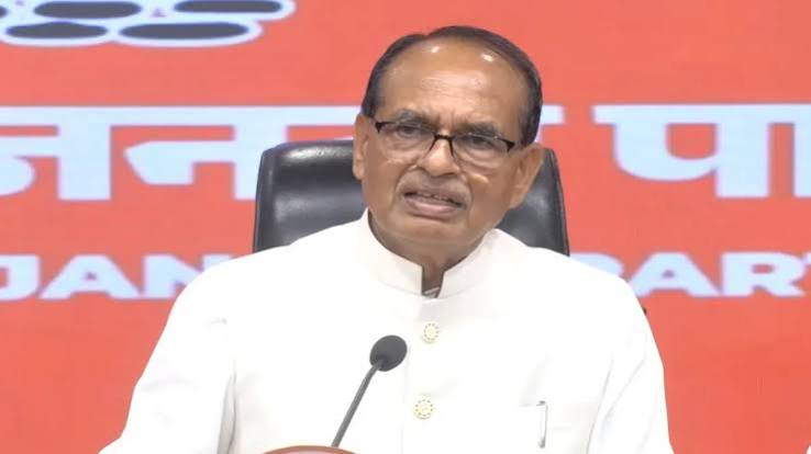 परजीवी पार्टी बन गई कांग्रेस, संवैधानिक संस्थाओं को कर रही बदनाम', शिवराज चौहान का राहुल गांधी पर तीखा हमला - India TV Hindi
