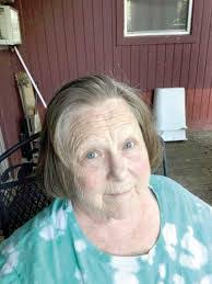 Linda Lamb's Instagram, Twitter & Facebook