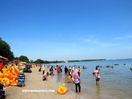 Diantaranya ada objek wisata mimiland, pantai kura2,pantai samudra indah. Info Harga Tiket Masuk Pantai Teluk Awur Jepara Penawisata Com