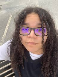 I couldn't design a basic holder for my new Go2. Had to give it some  character. 🙂 Much better for my 3" Megabee.