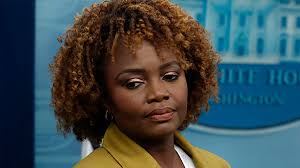 Karine Jean-Pierre por su postura sobre Biden y el Partido Demócrata