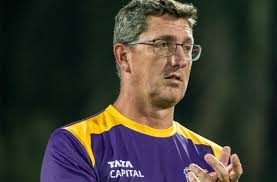 Jon Lewis is gaining valuable insights from Australia captain Alyssa Healy 