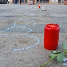 Warm, engaging and often amusing collection of writing which offers thoughts on a wide variety of topics, including the origin and composition of philip's own stories, the craft of writing and the storytellers who have meant the most to philip. Linksjugend Solid Regensburg Posts Facebook