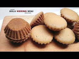 Untuk cek suhu teflon bs dites dgn cara taburi teflon dgn sedikit gula pasir, apabila gula meleleh, berarti sdh siap tuang adonan. Resep Bolu Mini Snack Maker Cara Membuat Pizza Macaroni Dengan Menggunakan Snack Maker Youtube Ide Makanan Variasi Makanan Makanan Resep Bolu Mini Snack Maker Rencert