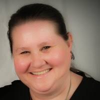 Loretta Robbins's Instagram, Twitter & Facebook