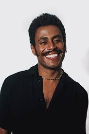 Ícaro Silva estreia como designer de moda praia em parceria com a Bela  Brand na coleção "Horizonte