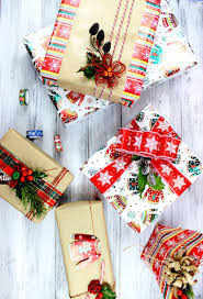 You have limited time to get ready for the christmas party you're supposed to be at in an hour when you realize you don't have any wrapping paper of gift boxes left. Step By Step Guide Of How To Wrap A Present Design Your Gift Box This Festive Season Wit Pinterest Christmas Gifts Simple Gift Wrapping Diy Christmas Presents