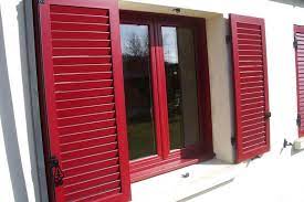 Tout comme un volet composite ou pvc, un système occultant en aluminium se décline en plusieurs versions les volets roulants sont équipés d'un coffre que peut se situer à l'intérieur de la maison ou à comment poser un volet alu battant : Volet Alu Ou Pvc Que Choisir Gyt