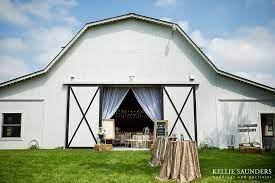 See How Cindy And Dan Transformed The Lazy J Ranch Into A Stylish Glamorous City M Michigan Wedding Venues Michigan Barn Wedding Affordable Wedding Photography