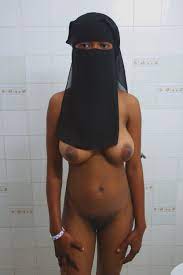 File:Nude woman with niqab.jpg 