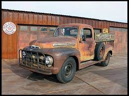 1952 Ford F3 Pickup Keeping It All Natural Mecumkc 1952 Ford Truck Ford Pickup Trucks Truck Accessories Ford