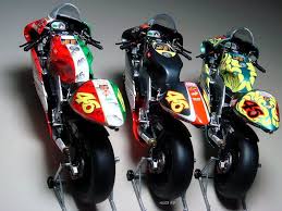 Nº Moto 46 Equipo Actual Fiat Yamaha Team Campeonatos Mundiales 6 En Motogp 1 En 500cc 1 En 250cc In 2020 Valentino Rossi Motogp Rossi Valentino Rossi 46