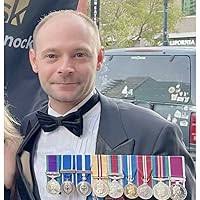 Using Trauma to Thrive: Amazon.co.uk: Porter, Baz: 9781098383268: Books