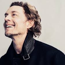 Darren Savage's Instagram, Twitter & Facebook