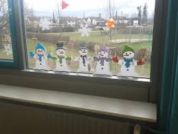 .eulen fensterbilder winter fensterdeko herbst fensterbilder basteln herbstlaub jahreszeiten fensterbilder für weihnachten sind momentan total beliebt. Materialkiste Schneemann Fensterbild Schneemann Basteln Fensterbild Schneemanner Basteln Fenster Fensterdeko Weihnachten Basteln