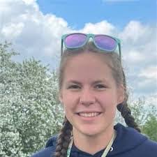 Hannah Burd's Instagram, Twitter & Facebook