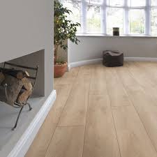 Jun 24, 2021 · sur une gamme moyenne de moquette, comptez 30 à 45 euros le m² pour la fourniture et la pose. Sol Stratifie Parquet Chene Makro Clair Flottant Parquets Bordeaux