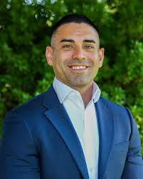 Please join us in welcoming Michael Esqueda to the Laue Team! Michael will  continue inspiring Wildcats in the classroom while partnering with buyers  and sellers as they accomplish their real estate goals.