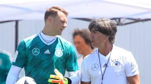 Jetzt haben sie sich auch kirchlich getraut: Nach Hochzeit Fussbruch Manuel Neuer Feierte Comeback Promiflash De