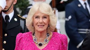 La regina Camilla nel secondo giorno di visita di stato a Washington sfodera i gioielli più preziosi dello scrigno reale