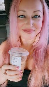 Happy Saturday everyone! Have a wonderful weekend & coffee cheers my  friends 😎️🐱️🏄‍♀️☕☕